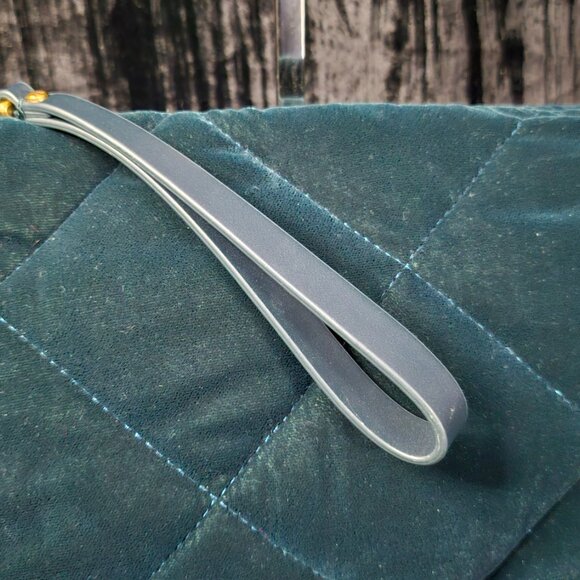 Velvet Quilted Green Clutch with Wrist Strap - Picture 3 of 3